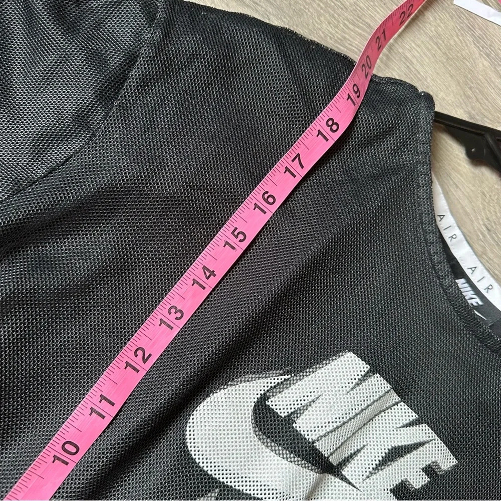 Nike meshy tee